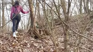 Girl looking for a place in the woods to give me a good blowjob!