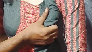 English Teacher ko student ne ghodi bna ke pela