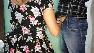 Dewer ne bhabhi ko pakar ke ghar me choda