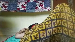 Desi Marathi aunty fucking in saree with boyfriend