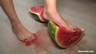 Amber crushes a watermelon - Taworship