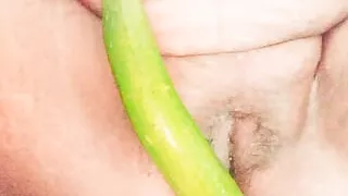 Indian women fuck by vegetable ????