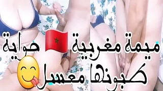 Moroccan veiled woman loves back