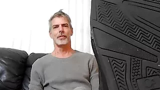 DILF Richard Lennox Show Off His Bare Feet