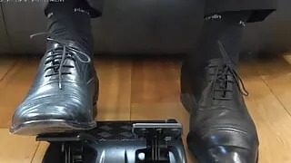 Controlling your jerking with pedals and shoes PREVIEW