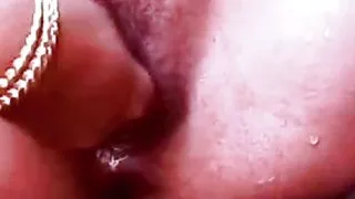 Indian hot bhabhi ne chut me fingering krke Pani nikala