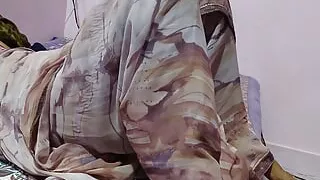 The husband made his wife wear a new saree and took her to the bedroom and fucked her