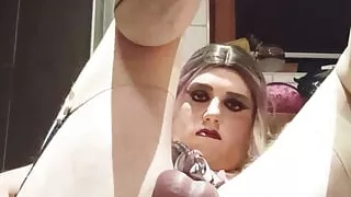 Cumming handsfree from pegging