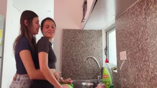 Soy Amante Del Esposo De Mi Amiga, Asi Que La Consuelo Con Sexo Lesbico. 24 Min