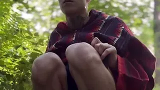 Teenager invited to photoshoot after photographer caught him masturbating ????