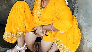 Desi bhabhi ki chudai dirty talk with Hindi audio