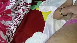 Romance with a hot Indian Bengali bhabhi with a sexy figure full desi porn video Indian Cute Desi nude