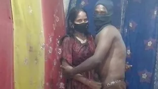 dost kar bulakar sath mein  chudai karte Hain  Sunita bhabhi pati ko Dhokha de rahi hai Patti ka friend ke sath gand chudai