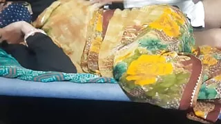 Desi bhabhi ki chudai badi bhabhi ko bade dewar ne mare bana ke khoob chudai ki aur chood mein pani nikal