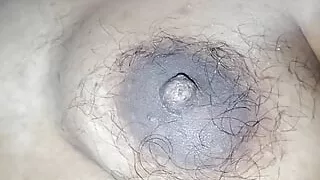 18+ Desi Chut meree patnee kee sapane mein mere shareer ko masal rahee hai