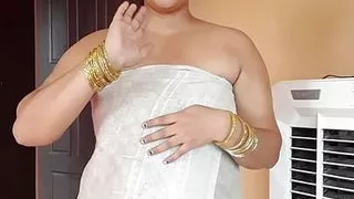 chuddkad puja bhabhi bathroom blog