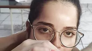 Starting the day with a deep and drooling blowjob from Debora Prado makes me forget that I have the rest of the day ahead???? of me