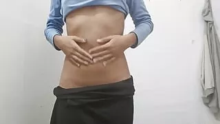 Young Colombian camgirl gives perfect squirt show.