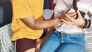 College wali Girlfriend ko apne ghar bula ke choda