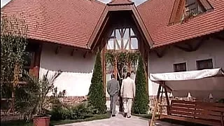 Ce posto per te Sc 3 full threesome scene