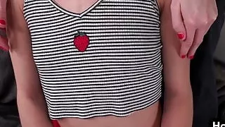 HJ 21yo amateur learns wanking in POV 3some with CFNM BFF