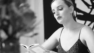 It's Charlie Forde Reaching To Orgasm As She Reads!