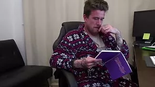 Tattooed Jess Scotland sprayed on face from Luke Hotrod.mp4