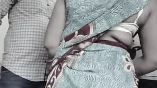 Desi kamwali ko phiche se pakada