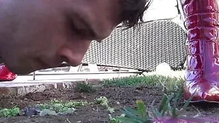 Slave at Lunch Tmime