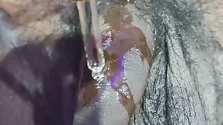 Sexy desi bhabhi handjob to her boyfriend with massage oil