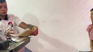 The head of the company takes the new employee to be able to give her the administration position