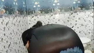 Seeing Didi taking bath, father-in-law's cock stood up Full Hot Bathing Stepsister