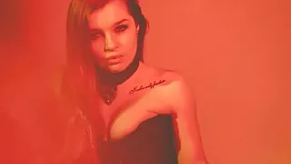 You are an obedient pet of your Goddess Renata Fox