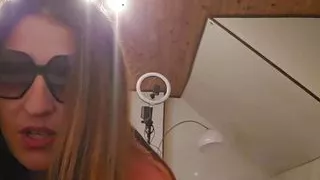 Vends-ta-culotte - Beautiful luscious and hairy French amateur woman masturbates her pussy and makes you lick it