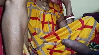 Bhabhi ne devar ka lana chus liya soteli bhabhi ne devar ka land chus liya