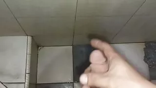 Shake it first ah ah honey, please shake it dong ahhhhhh