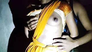 Hot Indian kamwali bai romance in yellow saree