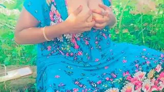 Pooja Bhabhi Coming Nearst Forest Area Jungle and Slow Slow Touching Beautiful Pussy Fingering- Outdoor Romantic Solo Fingering