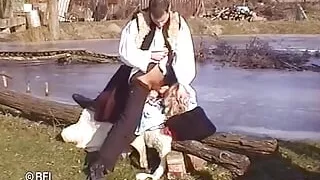 Mature slut does the job