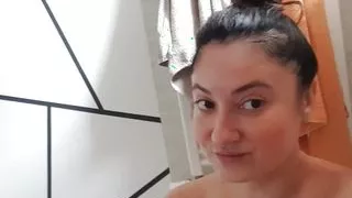 Playing with my pussy til I squirt and cum!!