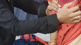 Karwachauth par mehandi lagane gya aur chuchi daba diya phir chod diya