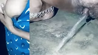 desi bhabhi urineing in the bathroom