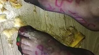 Cd sissy trans feet playing with banana