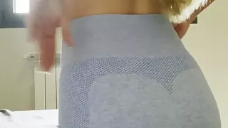 Slut dancing and wet pussy - Vertical video MiaQueen