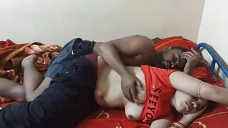 Apni choti behen ke saat ne kiya kissing and sex indian Sex