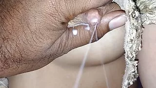 Bhabhi ke bub se dudh nikalna devar Ne bhabhi ki bubs dudh nikalna bhabhi ko land Chus aaya aur land ki cream bhi Pilai