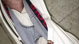 The mother of my luggage is lying in a chuckle