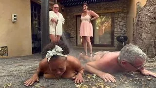 Dominatrix Mistress April - Amazonians Comeback in latex