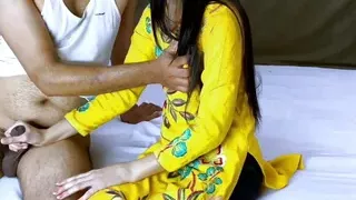 Meri Ma Ne Humare Nokar Se Apni Chut Chudai with hindi audio