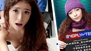 Shoplifting On Christmas Eve Goes Wrong - Shoplyfter